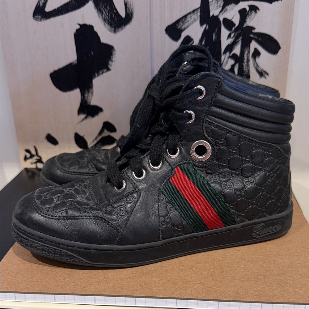 Gucci Kids Black High-Top Sneakers with Red and Green Accents
